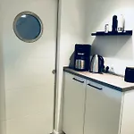 Bude 17 Apartment *